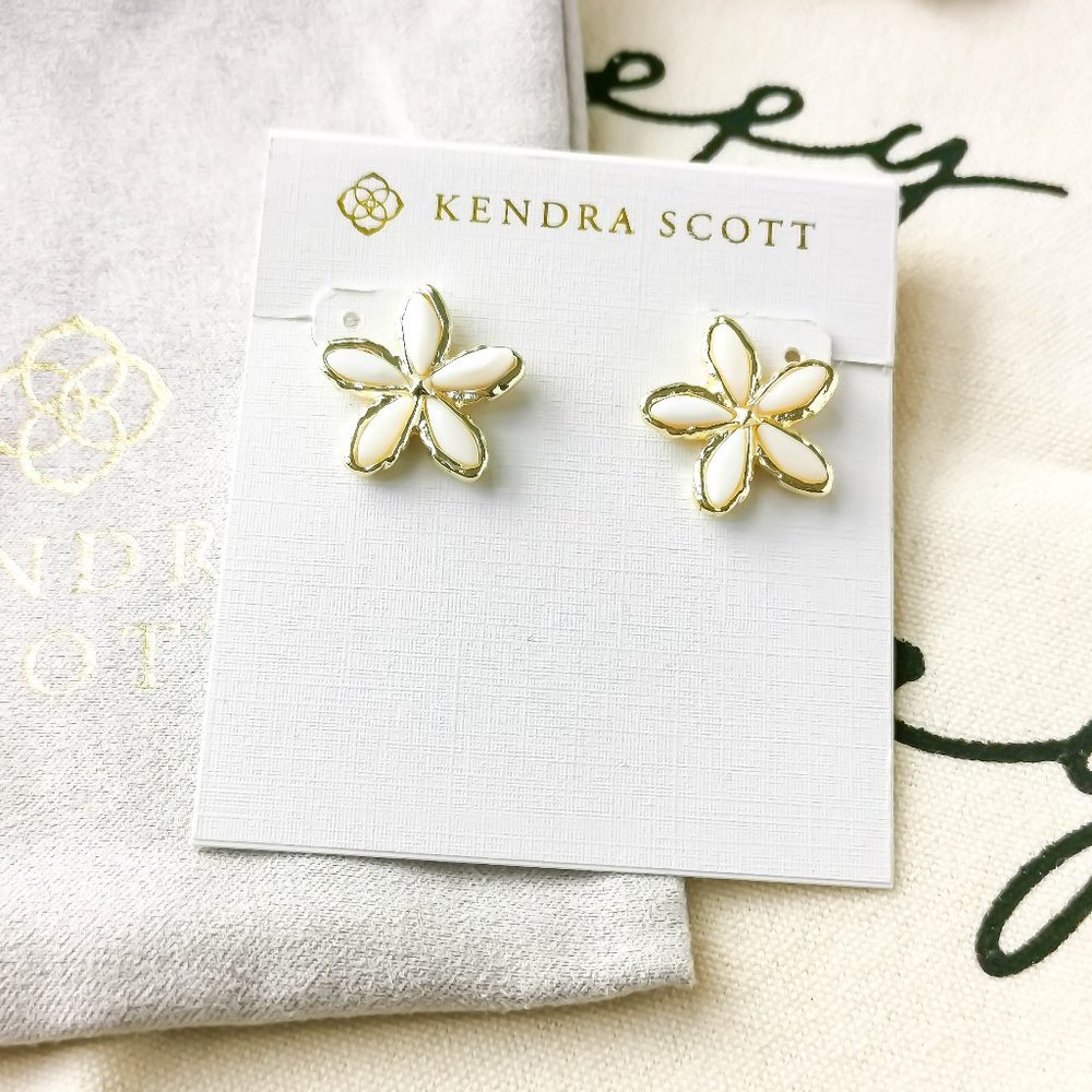 Kendra Scott Stud Earrings - Kyla Flower White Mother Of Pearl Gold